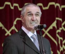 Gheorghe Dinică a murit la vârsta de 75 de ani, în urma unui stop cardiac