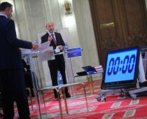 Disputele candidaţilor pe teme: De la Educaţie şi Criză Morală, la contrele pe FMI (VIDEO)