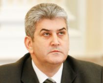 Oferta partidului lui Oprea cântă deja prohodul PSD. Tineretul, ţinta discursului UNPR. Vezi programul