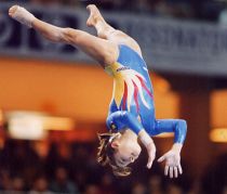 Gură de oxigen pentru gimnastica feminină. Lotul de la Deva primeşte 200.000 de euro