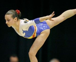 Marian Drăgulescu, Ana Porgras şi Valentin Mavrodineanu, gimnaştii anului 2009 în România