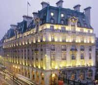 Un şomer britanic a vândut celebrul hotel Ritz