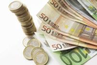 Salarii fabuloase în instituţiile de stat. Preşedintele AVAS câştigă de şase ori mai mult decât premierul României