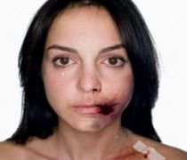 Numărul româncelor bătute creşte în fiecare an