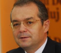 Emil Boc se întâlneşte cu primarii mai multor oraşe, la Hunedoara