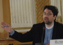 Sever Voinescu, ales cu cântec secretar al Camerei