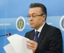 Diaconescu îşi consultă predecesorii şi foştii şefii de stat pe tema tensionării relaţiilor cu Moldova
