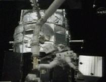 Ieşire în spaţiu: Astronauţii au reparat o cameră foto a telescopului spaţial Hubble (VIDEO)