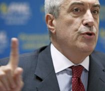 Tăriceanu: Boc nu este în stare să gândească mai mult decât gândea Ceauşescu, cizmarul