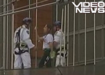 Alpinistul "Spiderman", arestat după ce a escaladat o clădire de 41 de etaje (VIDEO)