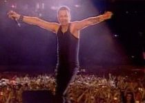 Depeche Mode şi-a reluat turneul cu un concert incendiar în Leipzig (VIDEO)