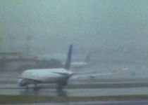 Pilotul decedat în timpul zborului Continental 61 a făcut infarct. Pasagerii au aflat abia la sol situaţia (VIDEO)