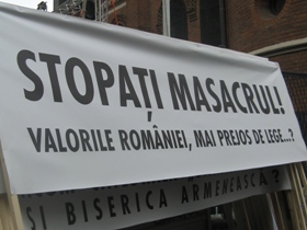 "Stopaţi masacrul!": Protestul credincioşilor pentru protejarea Catedralei "Sf. Iosif"