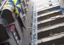 Clădirile cu risc seismic ridicat ar putea scăpa de bulina roşie abia peste 40 de ani