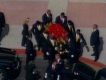Michael Jackson a fost înmormântat, la şapte săptămâni de la moartea sa