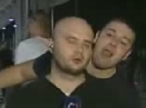 Relaţia reporter - suporteri: de nepreţuit :) Glume indecente, în direct (VIDEO)
