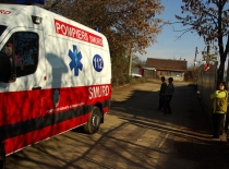 Infotrafic. Un camion încărcat cu nisip s-a izbit de zidul unei case, într-o comună din Timiş