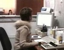Proteste pe marginea salarizării unice: Ghişeele consulatelor din străinătate ar putea fi închise