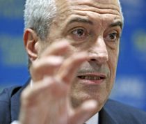 Tăriceanu: Legile educaţiei, rezultatul unui troc politic pe principiul "cine ameninţă mai tare, primeşte mai mult"