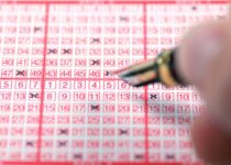 Un român de 29 de ani a câştigat opt milioane de euro la Loto, în Spania