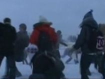 Sute de tineri au participat la o bătaie cu zăpadă, în Lituania (VIDEO)