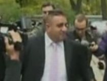 Bercea Mondialu', în căutarea unui şofer, la sediul PSD (VIDEO)