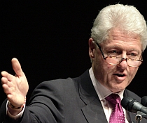 Bill Clinton, internat în spital cu dureri în piept
