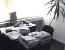 Un funcţionar de la Primăria Ploieşti a făcut atac cerebral după ce a aflat că i-a scăzut salariul