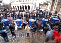 Credincioşii sărbătoresc Boboteaza: Mii de oameni, aşteptaţi la biserici