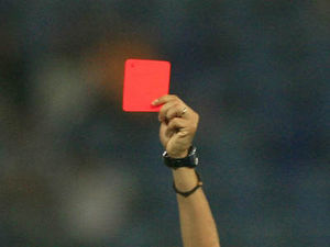 Circ înainte de Timişoara - Dinamo. Oficialii echipelor ameninţă cu neprezentarea dacă nu se aduc arbitri străini