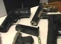 Una din armele furate de la Ciorogârla, găsită de poliţişti