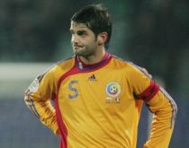 Chivu a fost mutat la un spital din Milano pentru a-şi reveni după operaţie