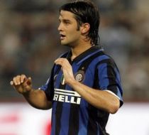 Chivu reîncepe antrenamentele la Inter cu restricţii. "Să nu atingă mingea cu capul"