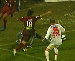 CFR Cluj - Dinamo 2-2. Gafa lui Dolha îi costă pe dinamovişti două puncte preţioase (VIDEO)