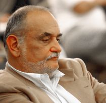 Patriciu: Băsescu a lovit copilul de două ori, prima dată în plex