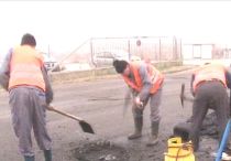 Drumul care leagă Piteştiul de Râmnicu Vâlcea, unul dintre cele mai impracticabile din ţară (VIDEO)