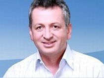 Fenechiu propune sporirea atribuţiilor lui Crin Antonescu prin modificarea statutului PNL
