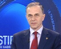 Tentativa senatorilor puterii de a introduce pe ordinea de zi demiterea lui Geoană a eşuat