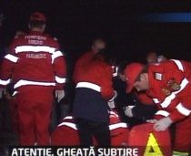 Brăila. Un copil a murit după ce gheaţa de pe lacul pe care se juca s-a spart sub el
