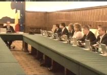 Se împlinesc două luni de la căderea Cabinetului Boc. Fără Guvern, România nu poate primi ajutor fianciar