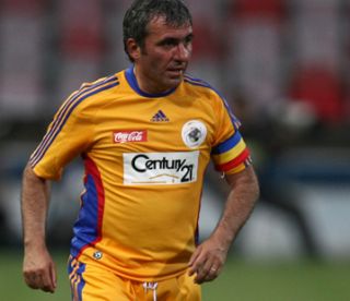 Hagi a împlinit 45 de ani. "Regele", sărbătorit de Goal.com, doar menţionat ascuns pe site-ul Stelei