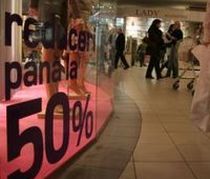 Atenţie la solduri: ANPC a amendat sute de comercianţi care nu au respectat legea reducerilor sezoniere