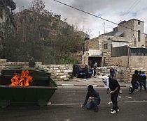 Ciocniri violente în Ierusalim între israelieni şi palestinieni; trimisul special american anulează vizita