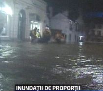 Marea Britanie, sub ape. Peste 200 de oameni, evacuaţi şi 1200 de locuinţe fără curent electric