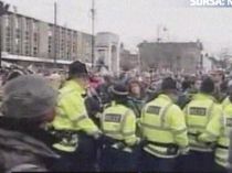 Violenţe între extremişti de dreapta şi antifascişti, în Anglia