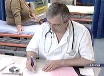 Angajaţii aflaţi în concediu medical ar putea fi verificaţi acasă de Poliţie