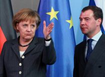 Merkel: Iniţiativa de securitate a Rusiei trebuie tratată cu respect