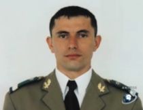 Trupul militarului român ucis în Afganistan, adus în ţară. Funeraliile au loc duminică