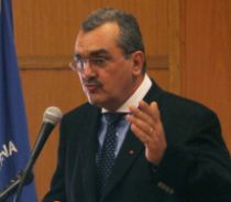 Mitrea s-a stropşit la Geoană: Nu accept jigniri din partea celor care nu au făcut un gest de demnitate  

