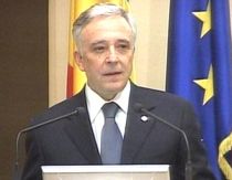 Isărescu: Rata de inflaţie în 2009, depăşită cu 0,2% din cauza accizelor la ţigări şi alcool